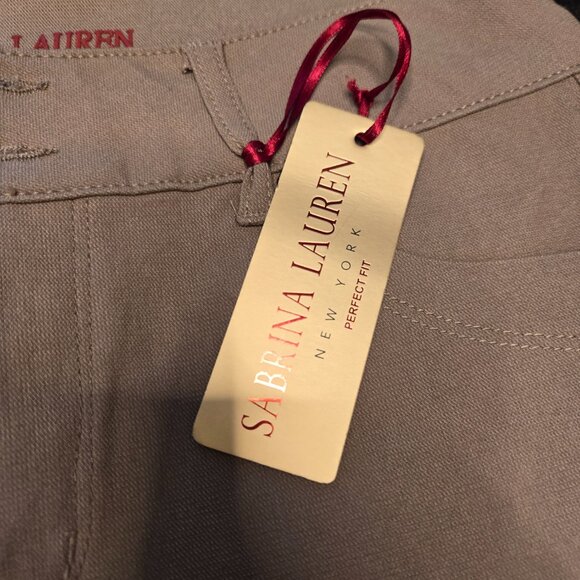 NWT SABRINA LAUREN Bermuda shorts SZ 10 NWT - Picture 9 of 10